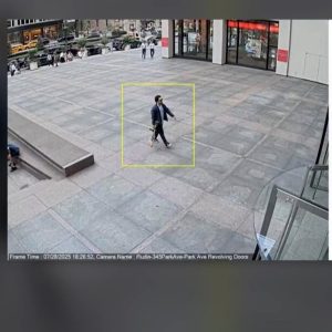  Chaos Erupts in Midtown Skyscraper Shooting – Officer and Civilians Shot!
