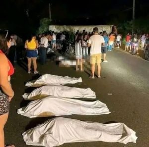 Tragedy: Father with his entire family in the community…See more